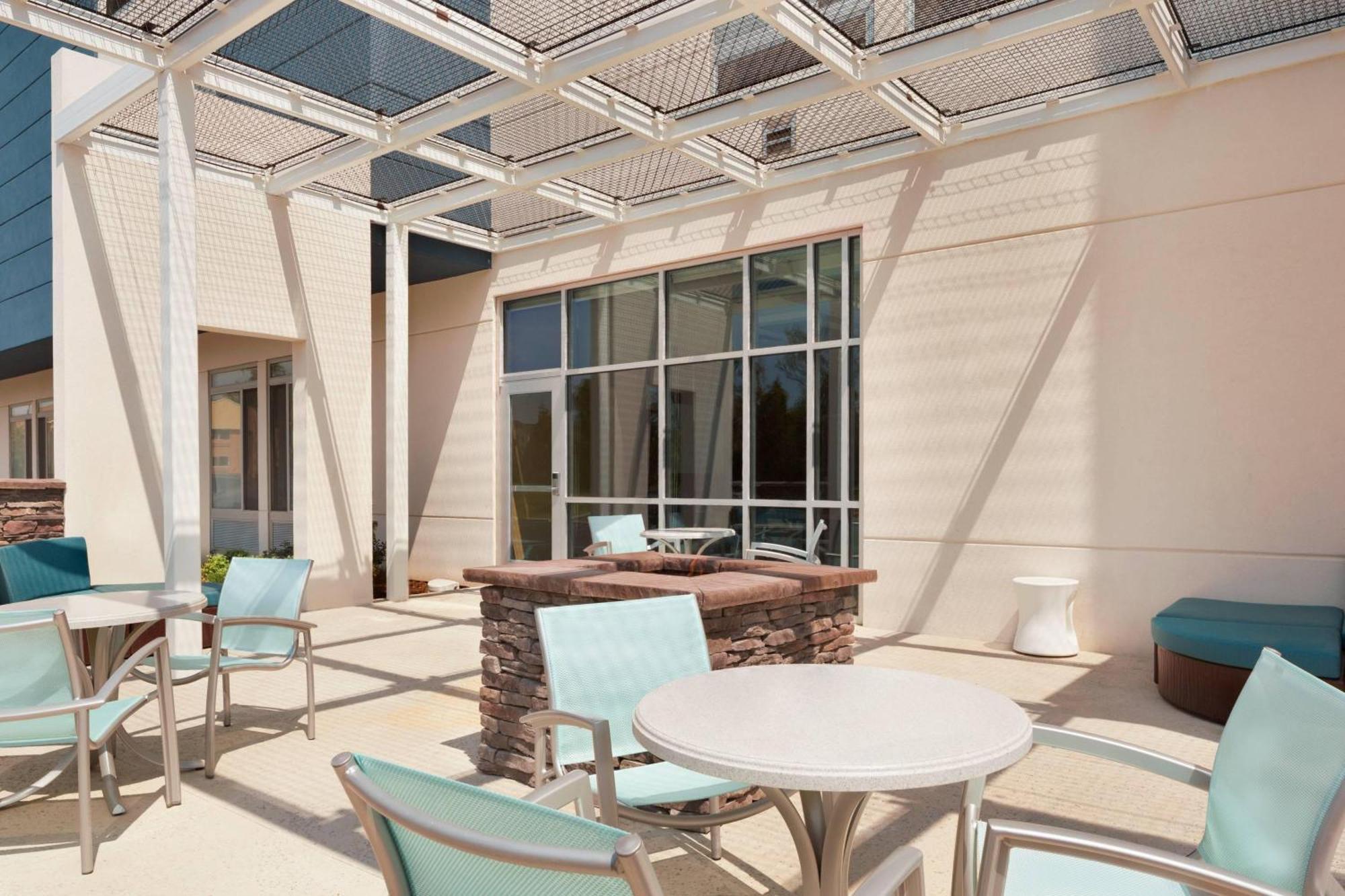 Hotel Springhill By Marriott 3*