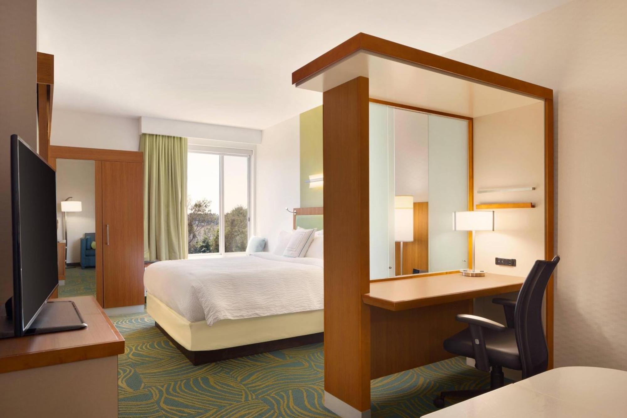 Hotel Springhill By Marriott 3*